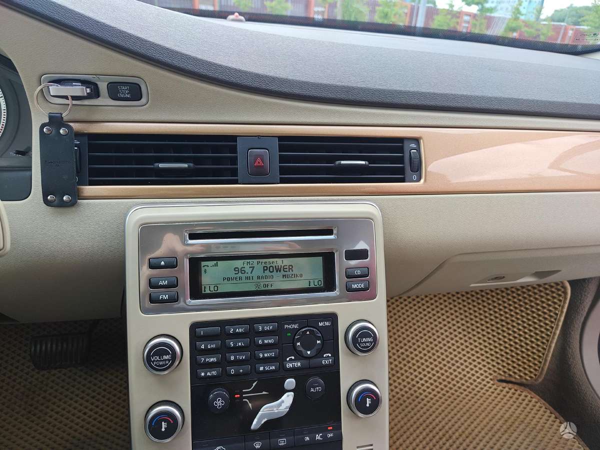 Volvo S80, 3.2 l., Седан