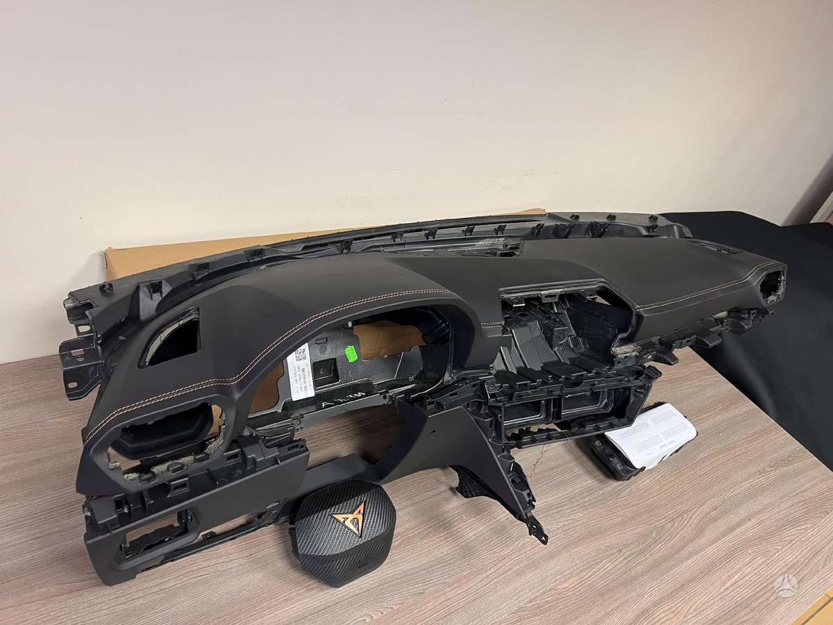 Cupra Formentor interior parts