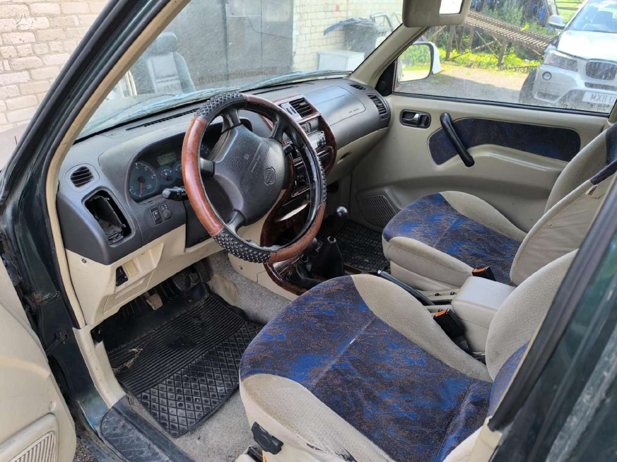 Nissan Terrano Dalis pristatome