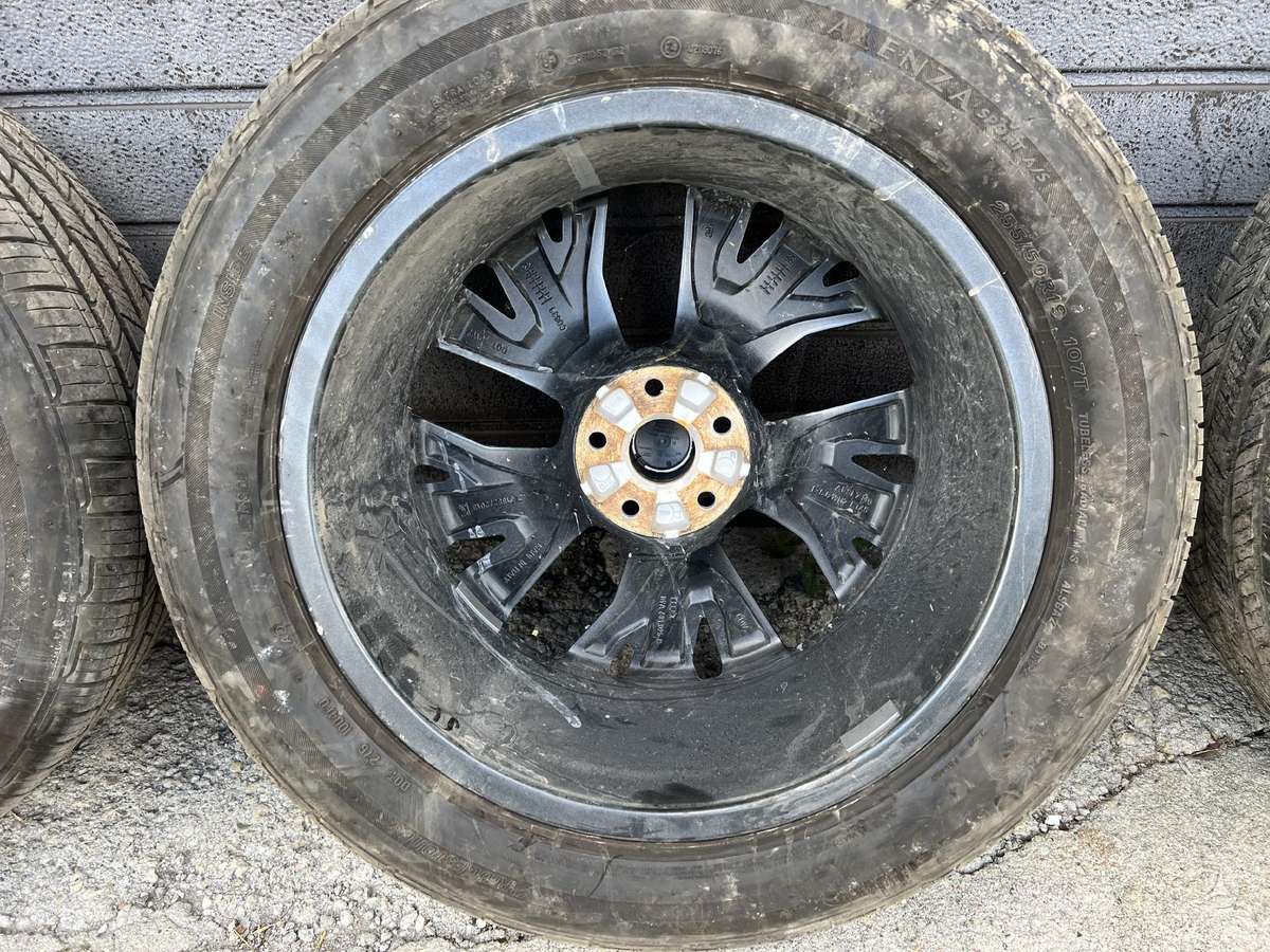 Audi Q4 e-tron, light alloy, R19