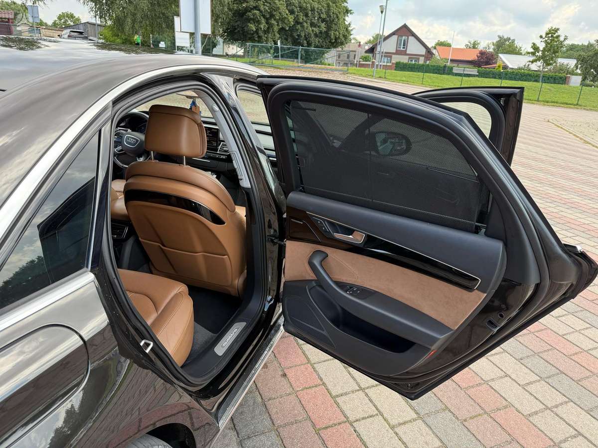 Audi A8, 3.0 l., Седан