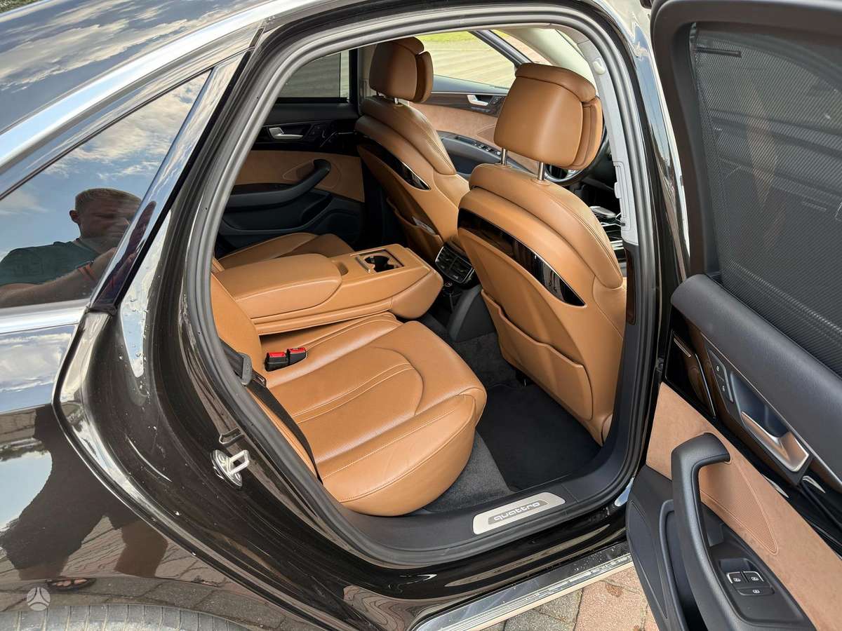 Audi A8, 3.0 l., sedanas