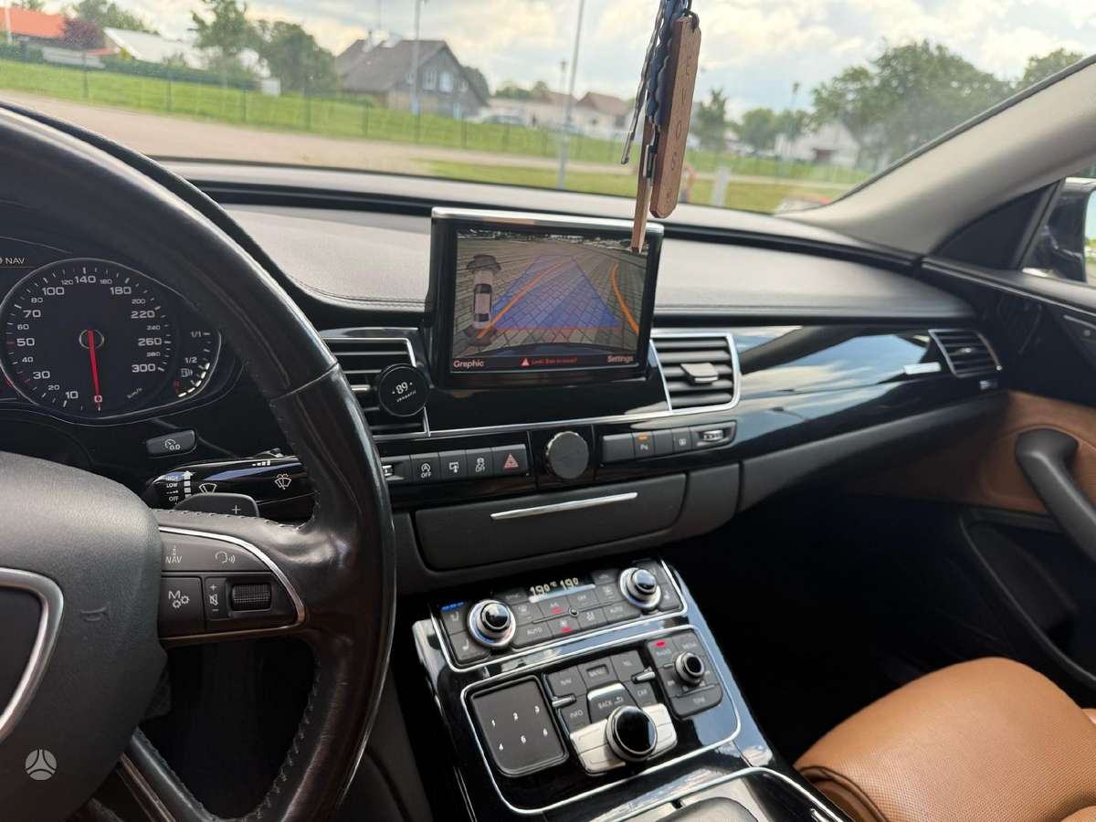 Audi A8, 3.0 l., sedanas