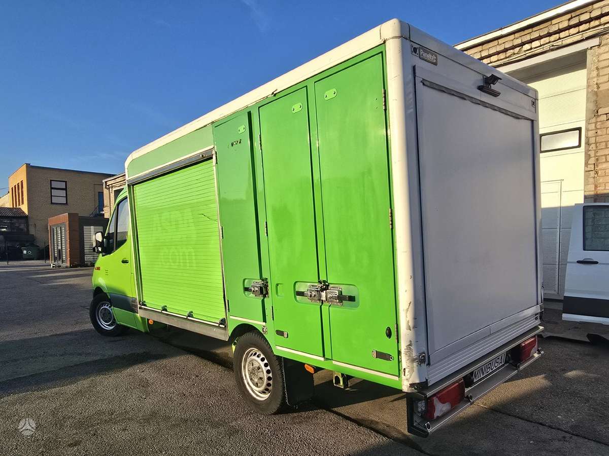 Mercedes-Benz Sprinter, cargo vans