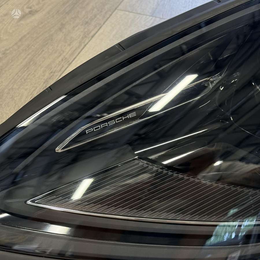 Porsche Macan žibintai