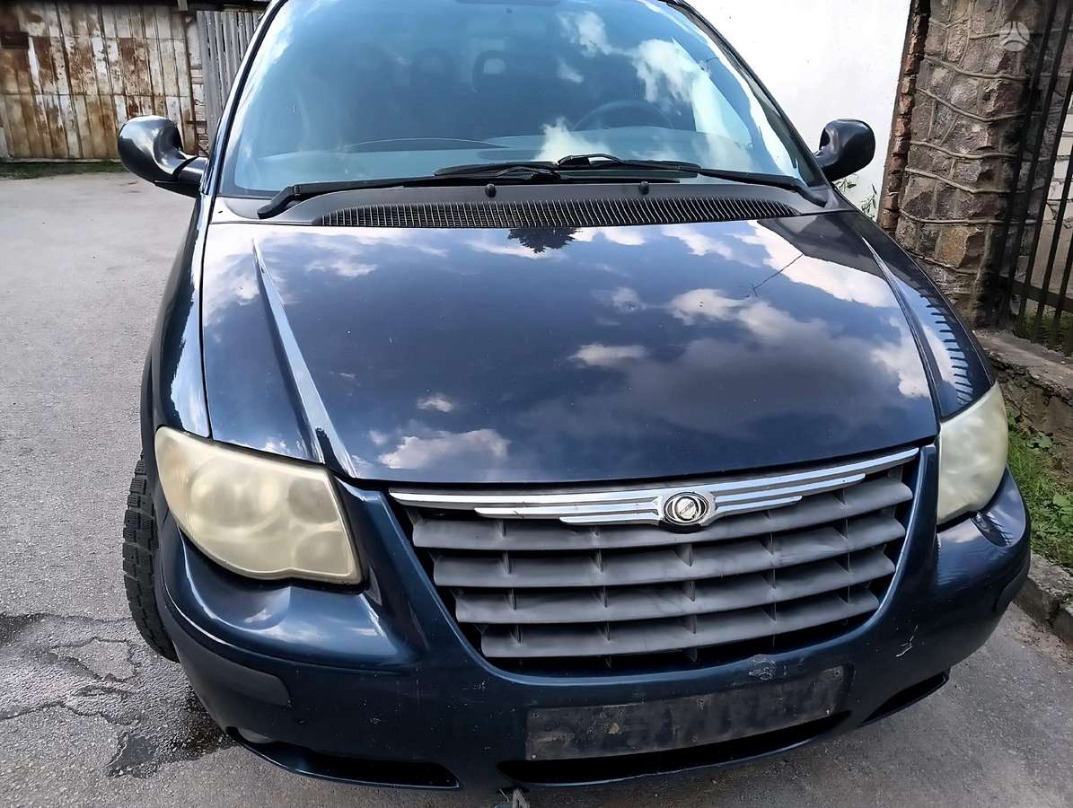 Chrysler Voyager dalimis