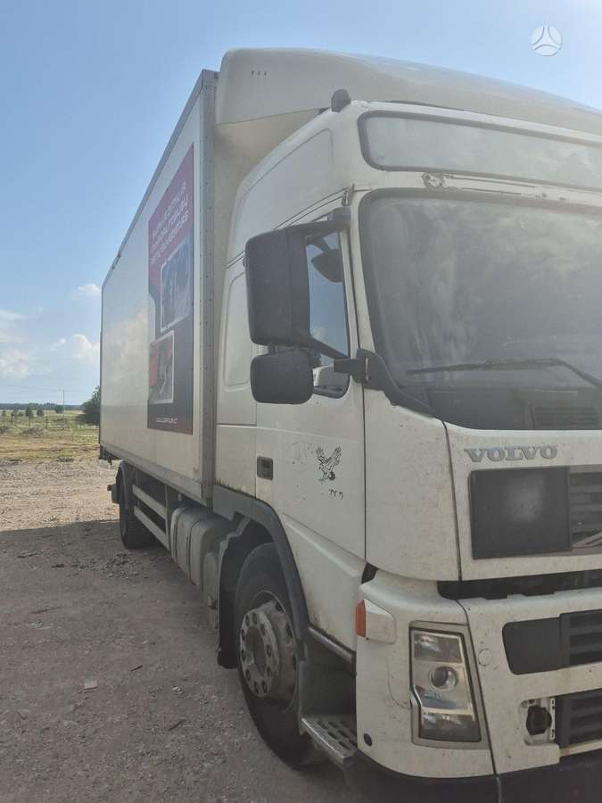 Volvo FM9, box trucks / box vans
