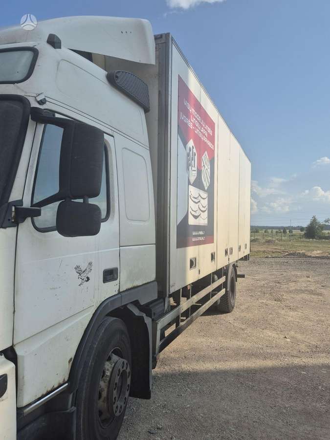 Volvo FM9, box trucks / box vans