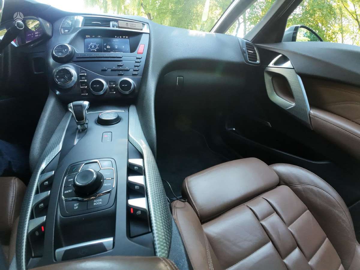 Citroen DS5, 2.0 l., hatchback