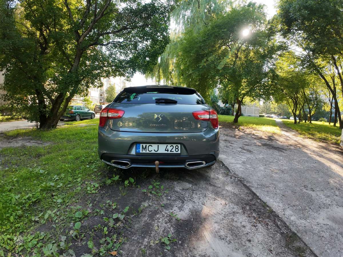 Citroen DS5, 2.0 l., hatchback