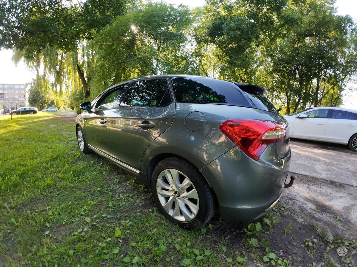 Citroen DS5, 2.0 l., hatchback