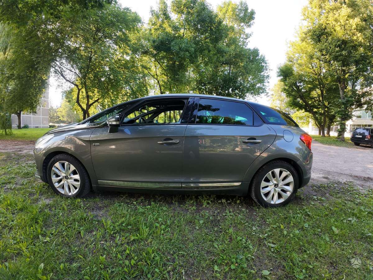 Citroen DS5, 2.0 l., hatchback