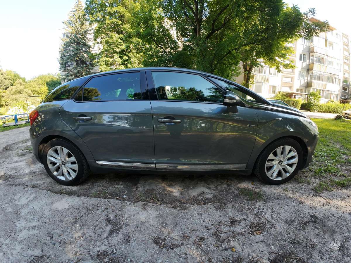 Citroen DS5, 2.0 l., hatchback