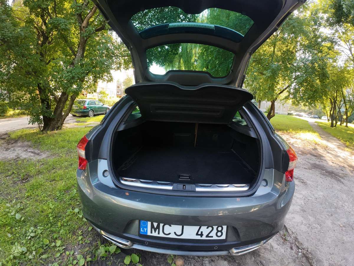 Citroen DS5, 2.0 l., hatchback