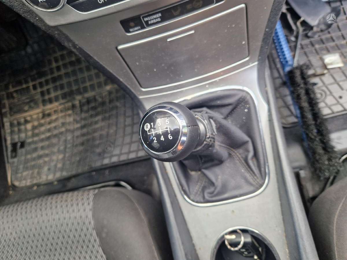 Toyota Avensis dalimis