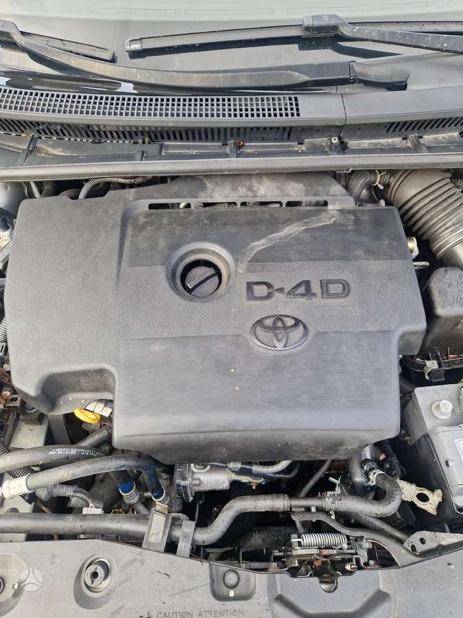 Toyota Avensis dalimis