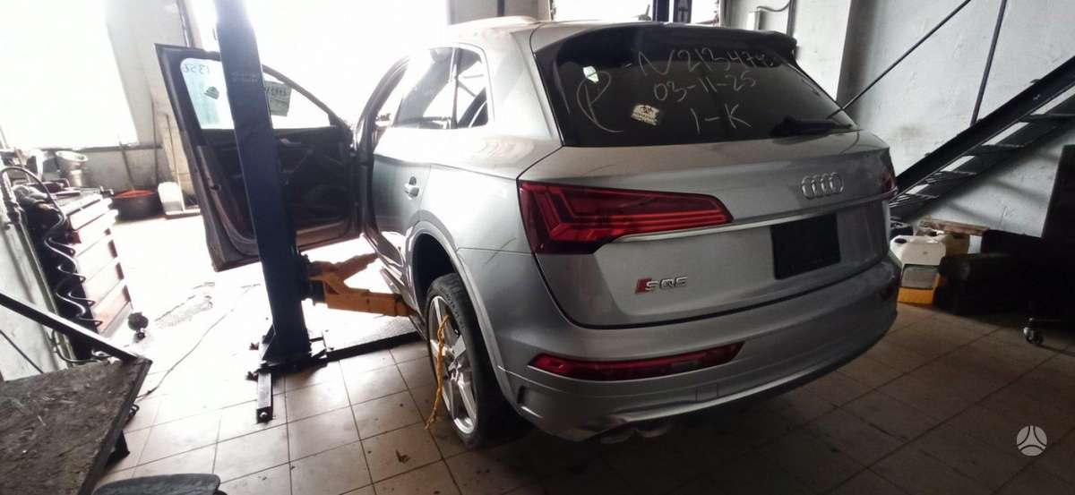 Audi SQ5 dalimis