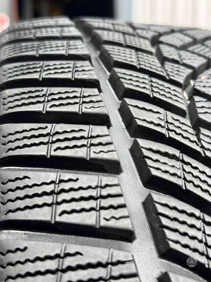 Goodyear ULTRAGRIP PERF. +  | 2 VNT., winter 235/45 R18