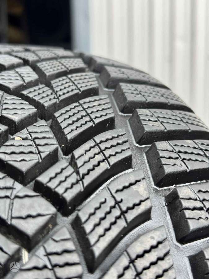 Goodyear ULTRAGRIP PERF. +  | 2 VNT., winter 235/45 R18