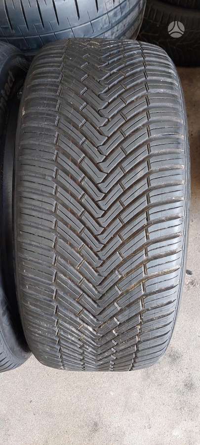 Continental, all-season 245/45 R19