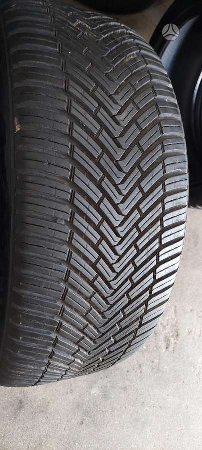 Continental, all-season 245/45 R19