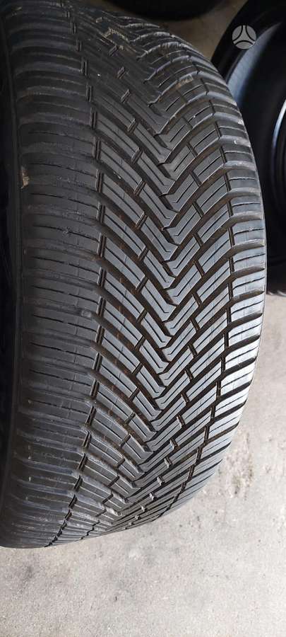Continental, всесезонные 245/45 R19