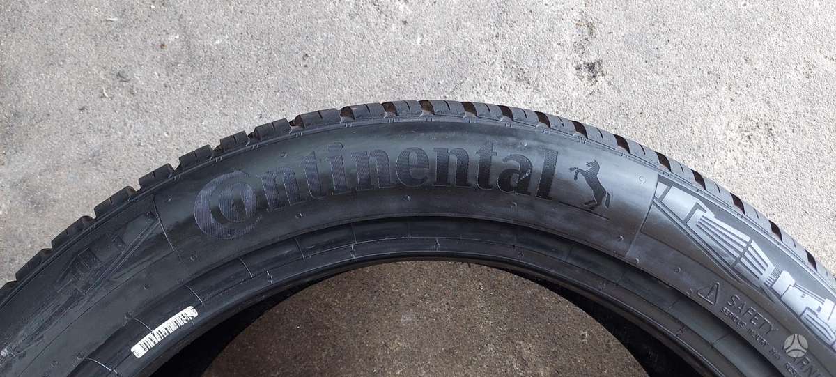 Continental, universalios 245/45 R19