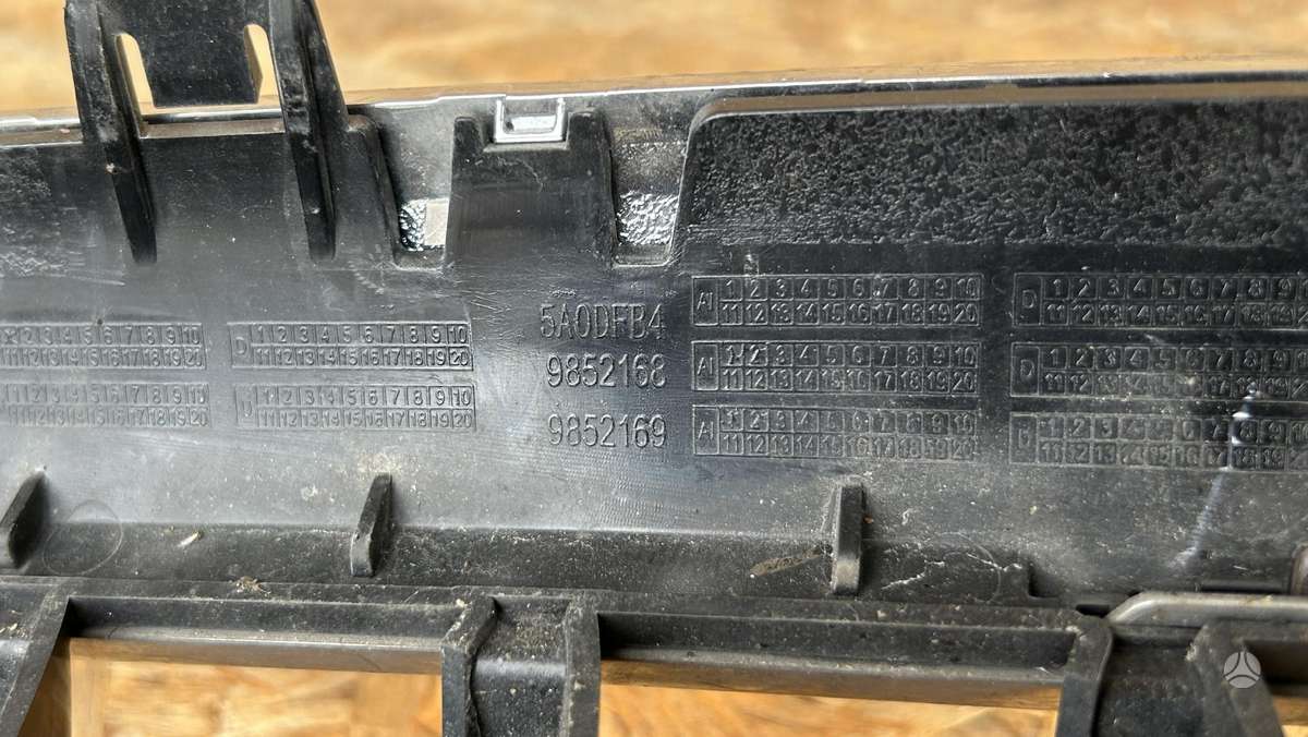 BMW 5 serija, 9852283, Cen27420