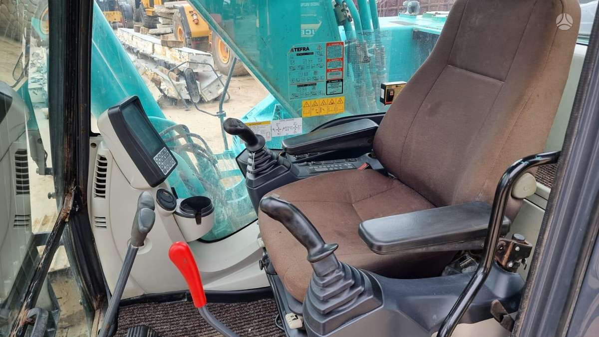 Kobelco SK 210 LC-9, ekskavatoriai