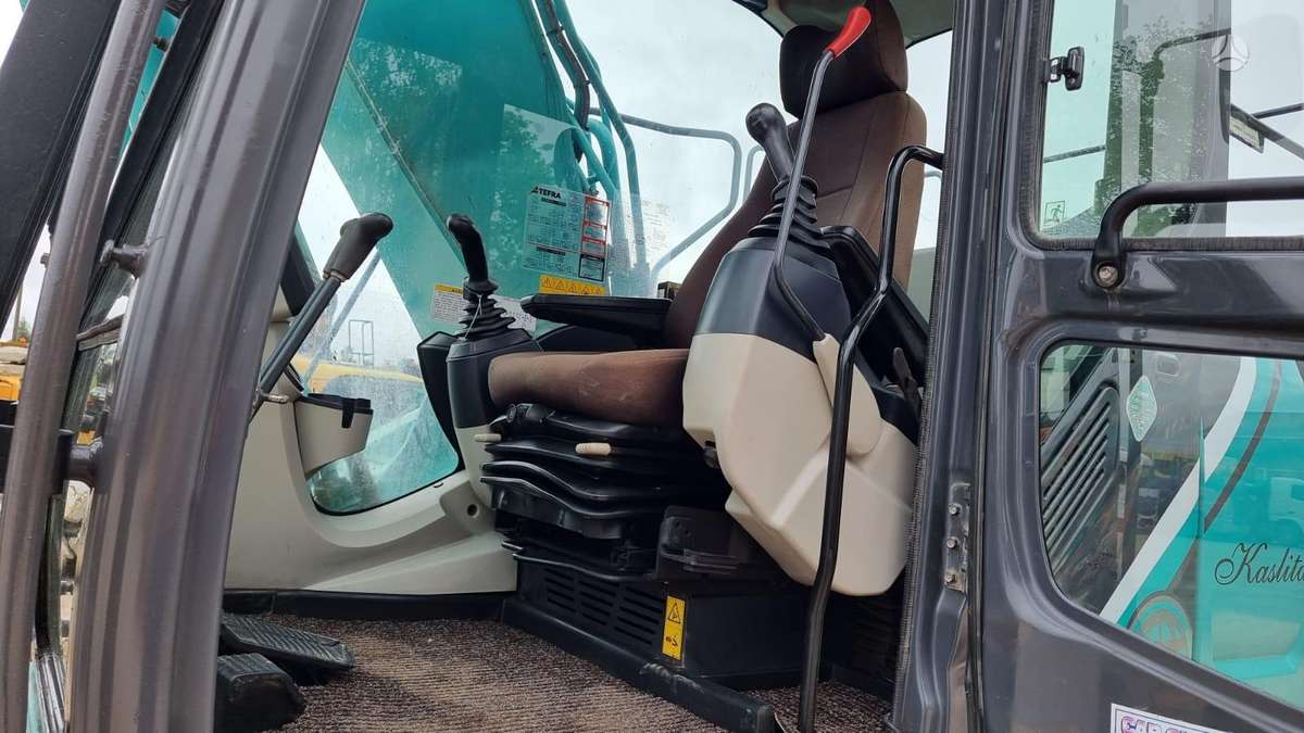 Kobelco SK 210 LC-9, ekskavatoriai