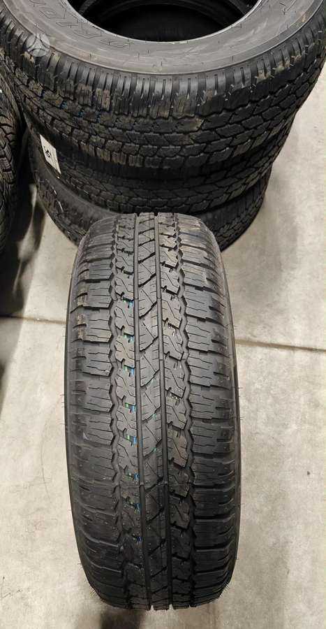 Bridgestone Dueler, всесезонные 265/65 R17