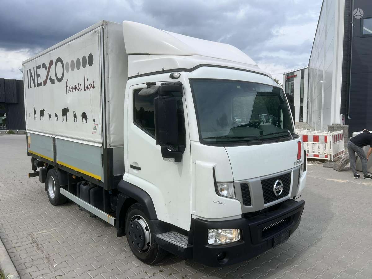 Nissan NT500, бортовые с тентом