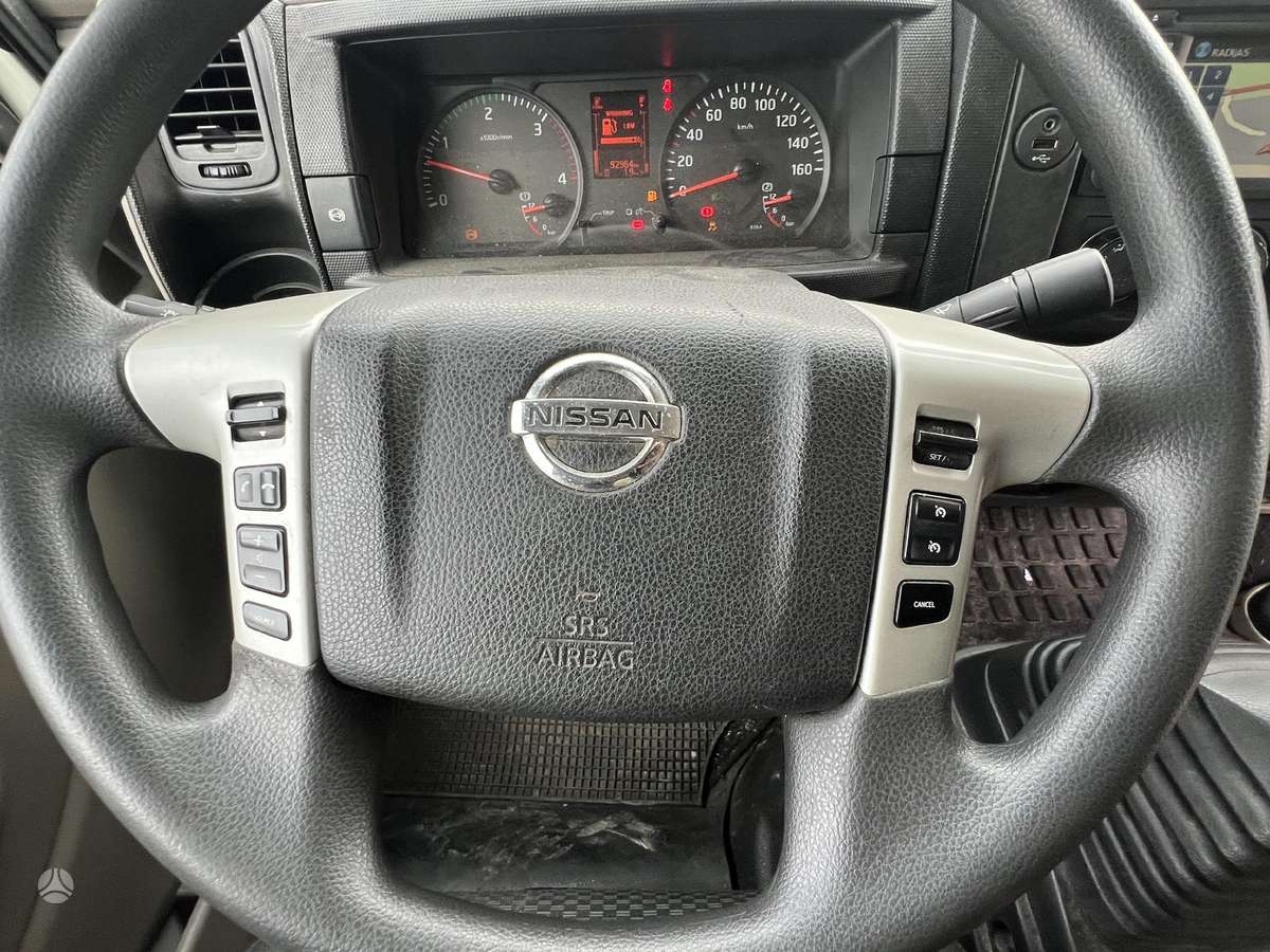 Nissan NT500, бортовые с тентом