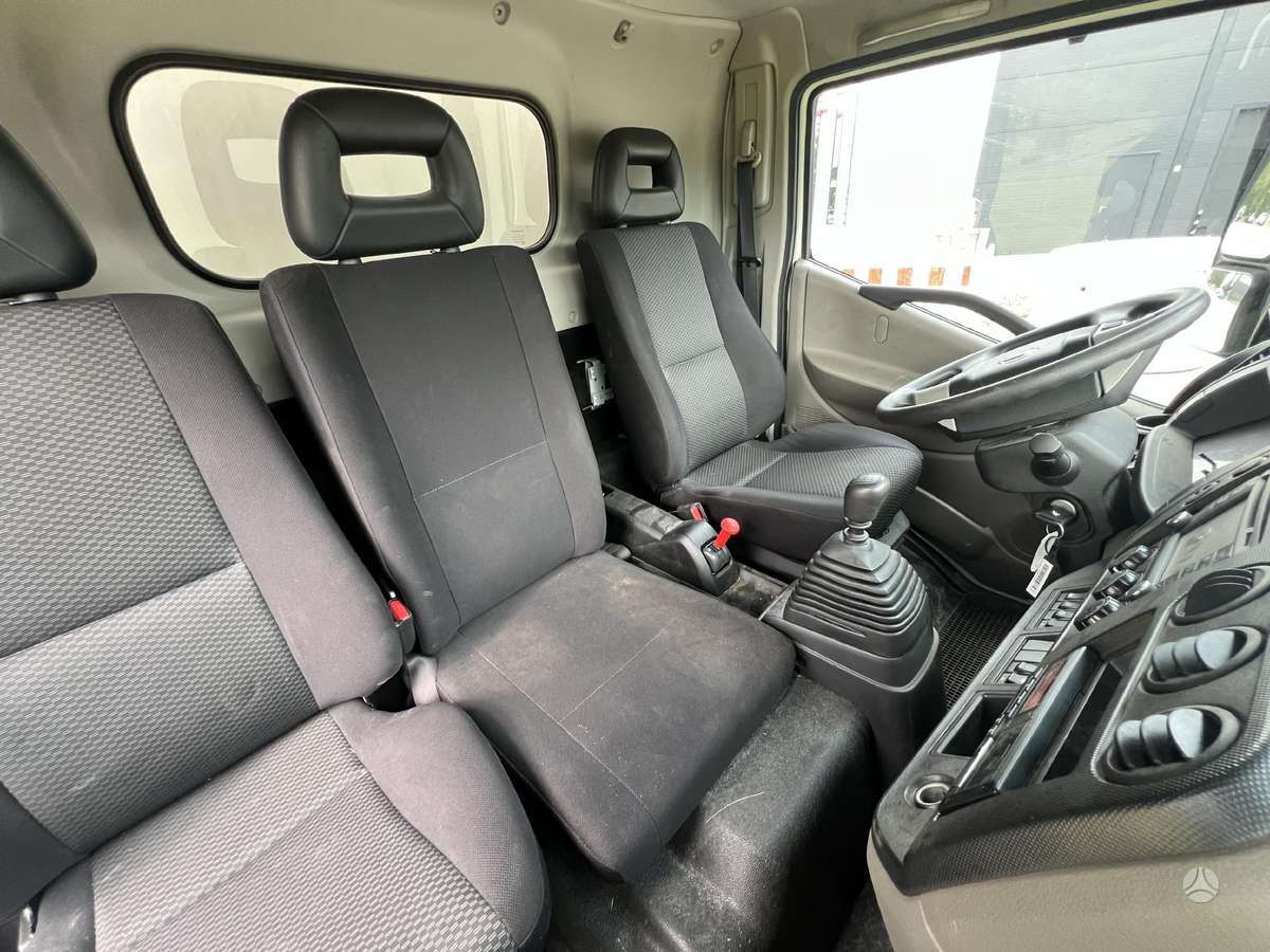 Nissan NT500, бортовые с тентом