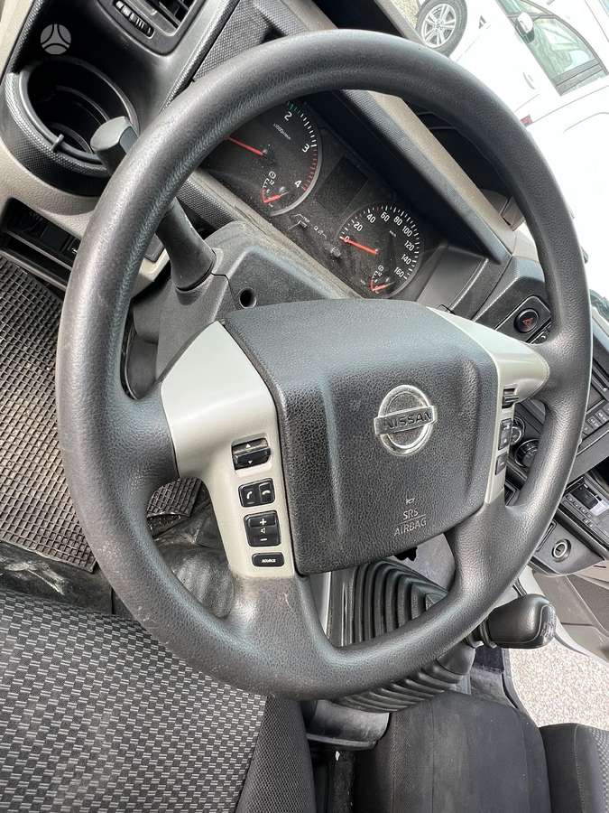 Nissan NT500, бортовые с тентом
