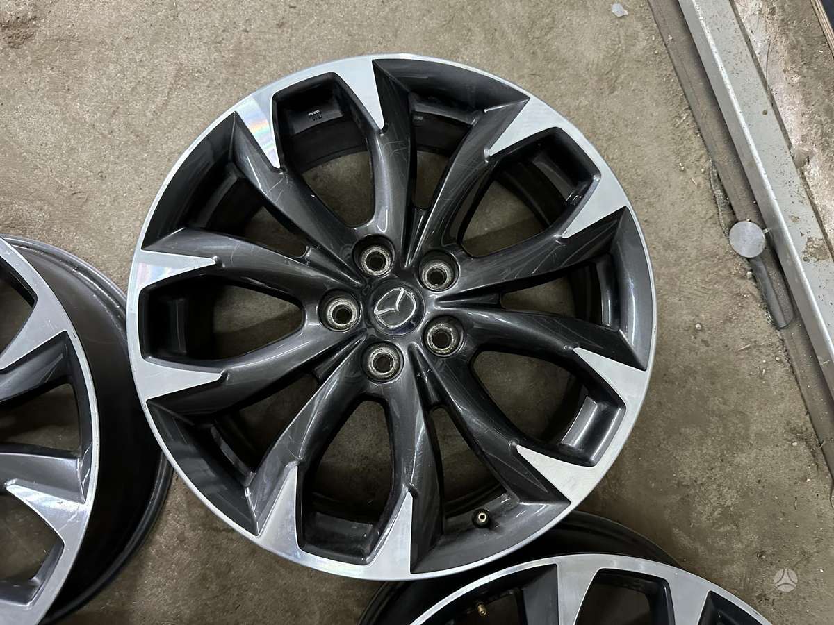 Mazda, lengvojo lydinio, R19