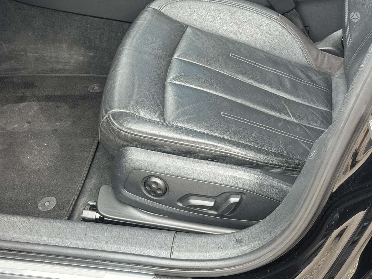 Audi A4, 2.0 l., Седан