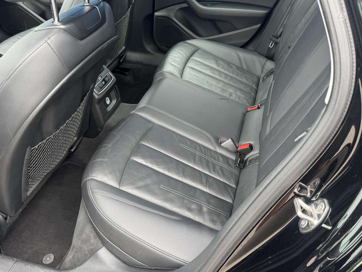 Audi A4, 2.0 l., Седан