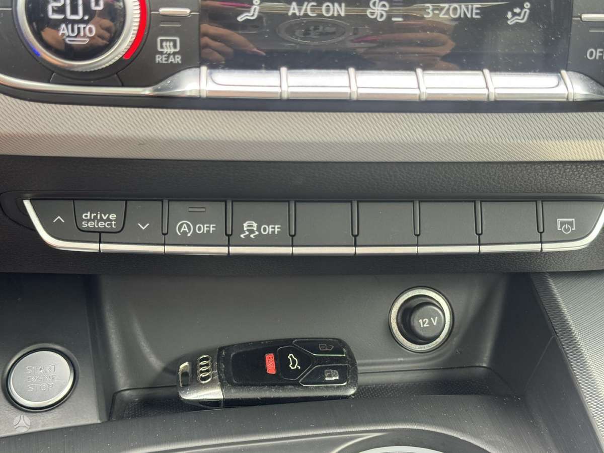 Audi A4, 2.0 l., Седан