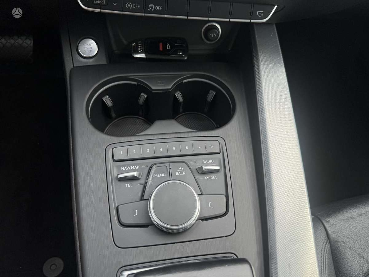 Audi A4, 2.0 l., Седан