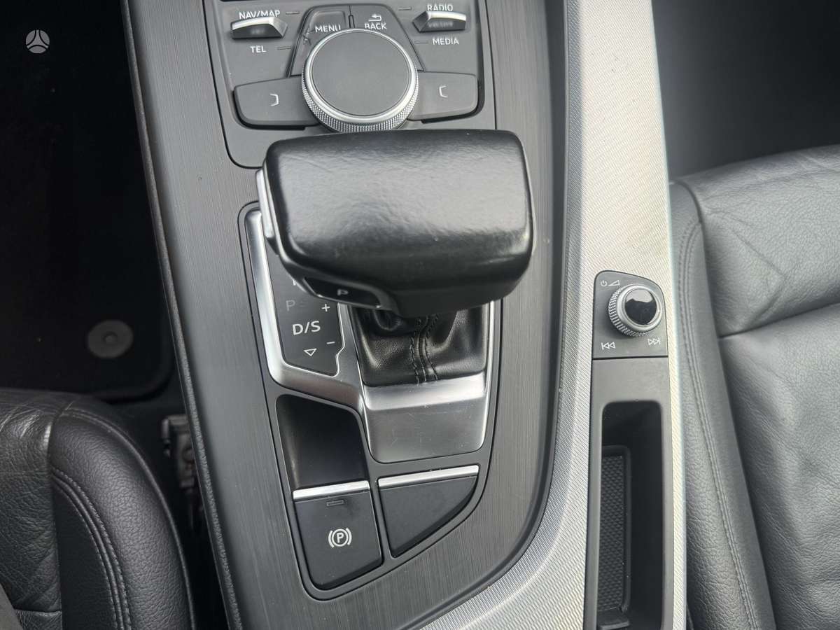 Audi A4, 2.0 l., Седан