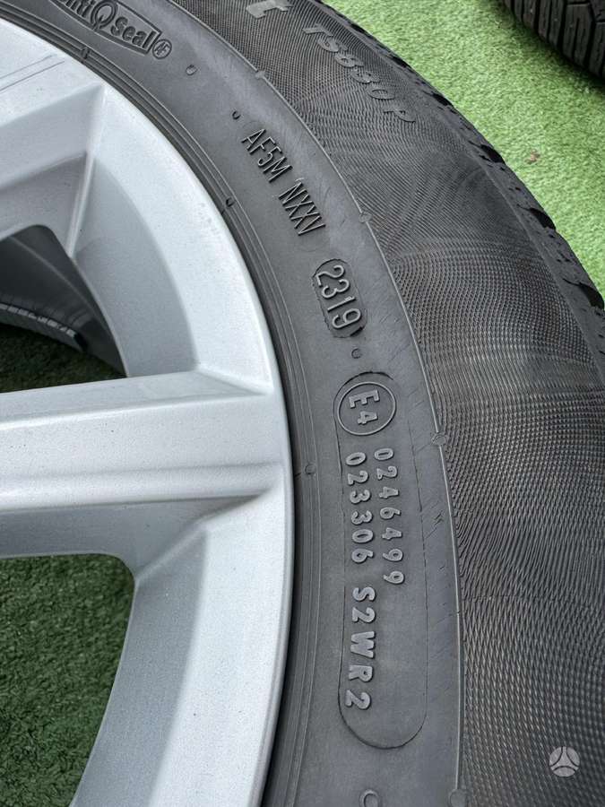 Continental, всесезонные 215/60 R16