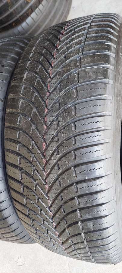 Firestone, всесезонные 215/55 R17