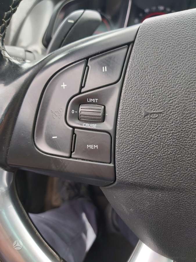 Citroen DS5, 2.0 l., hatchback