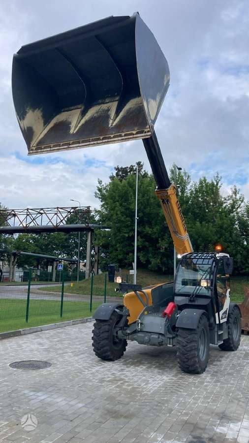 Liebherr T41-7s, telescopic handler