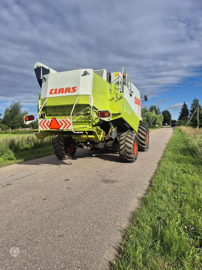 Claas LEXION 460, combine harvesters