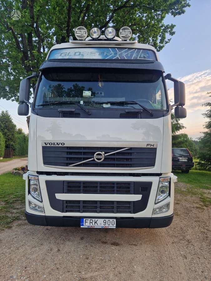 Volvo FH, double sleeper