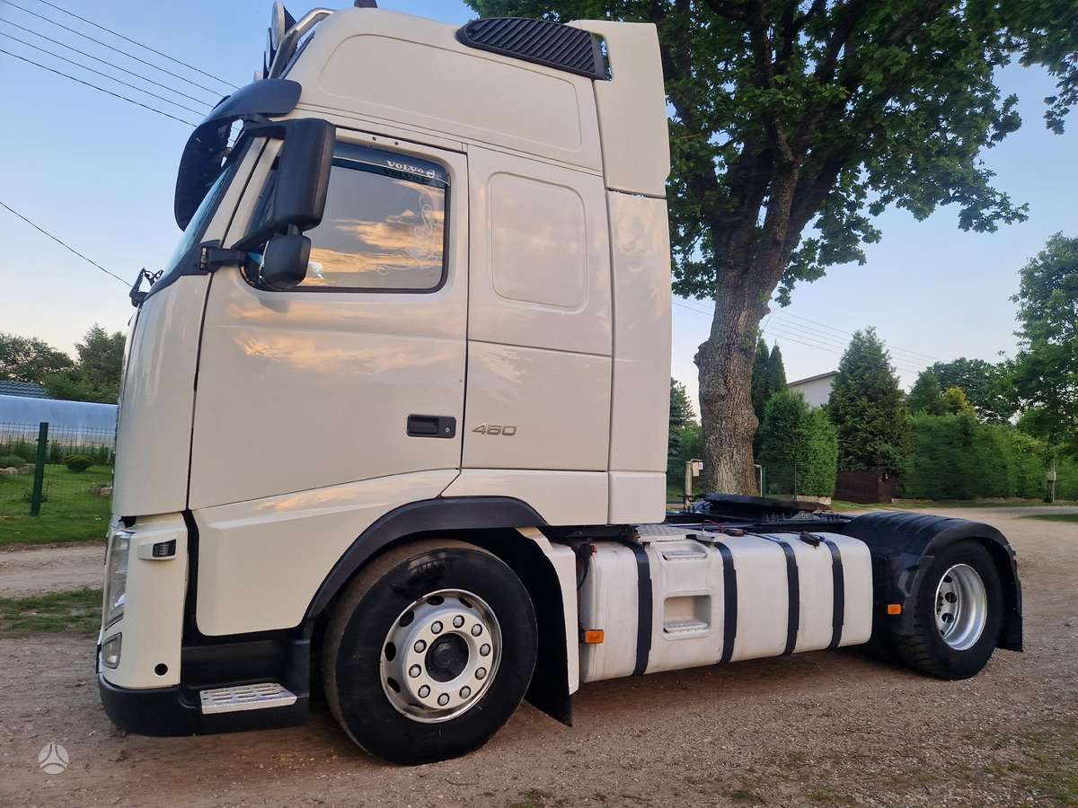 Volvo FH, double sleeper