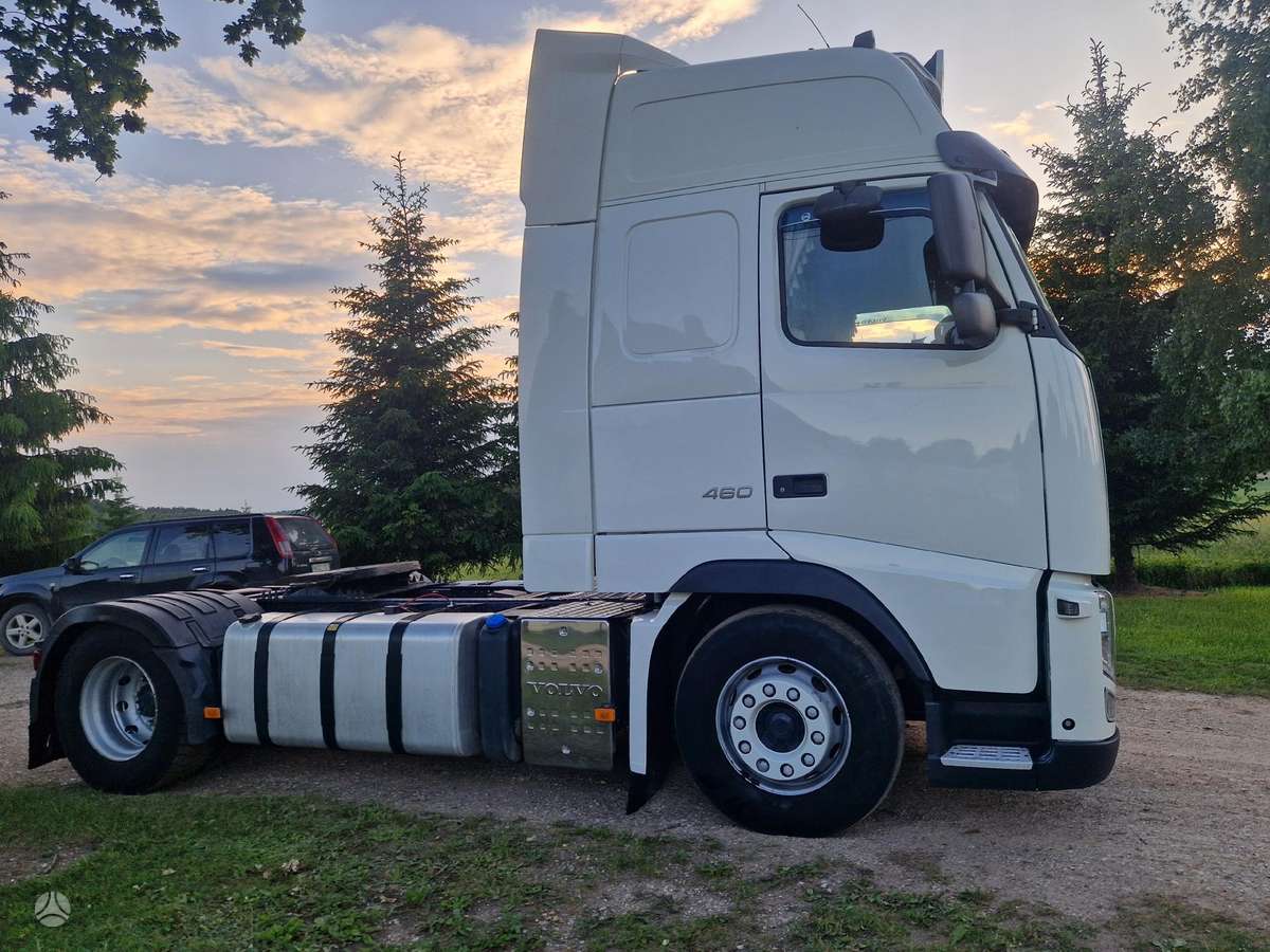 Volvo FH, double sleeper