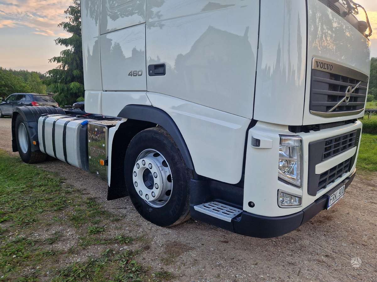 Volvo FH, double sleeper